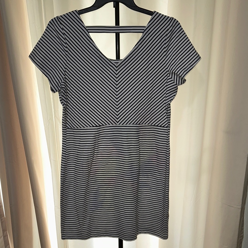 Tommy Bahama Blue and White Striped Dress with Colorful Floral Design - Picture 4 of 6